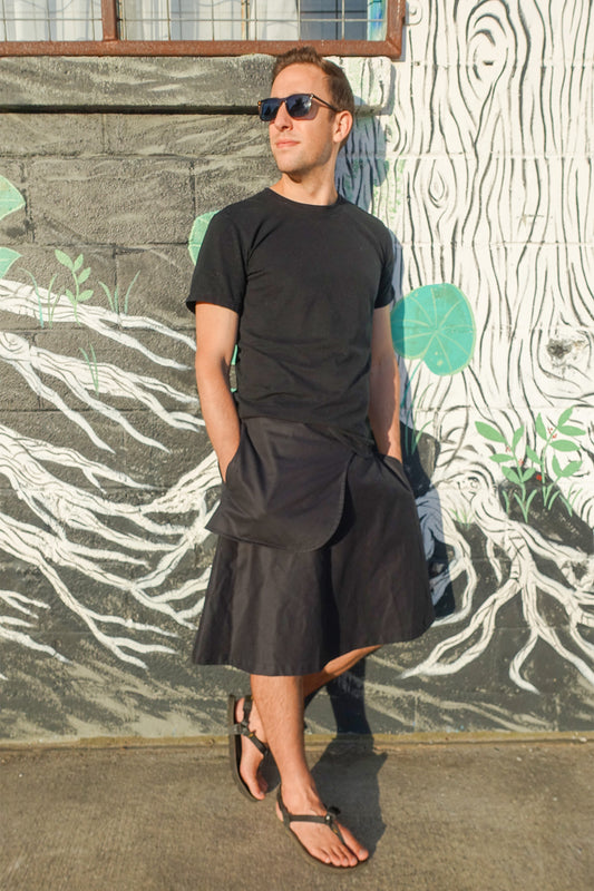 Mid-length black twill skirt for men with extra pockets, handmade and sustainable